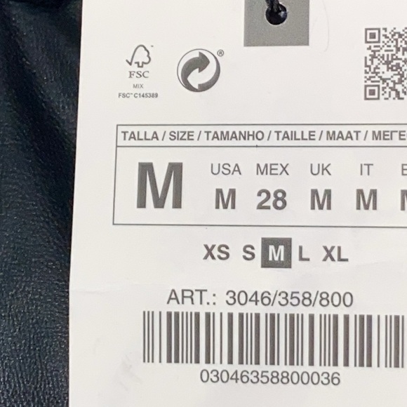 NWT ZARA BLACK FAUX LEATHER SHORTS WO SIZE MED WAIST 15” SIDE TO SIDE INSEAM 3” - Picture 5 of 11